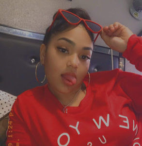 Meet your Posher, Dayna